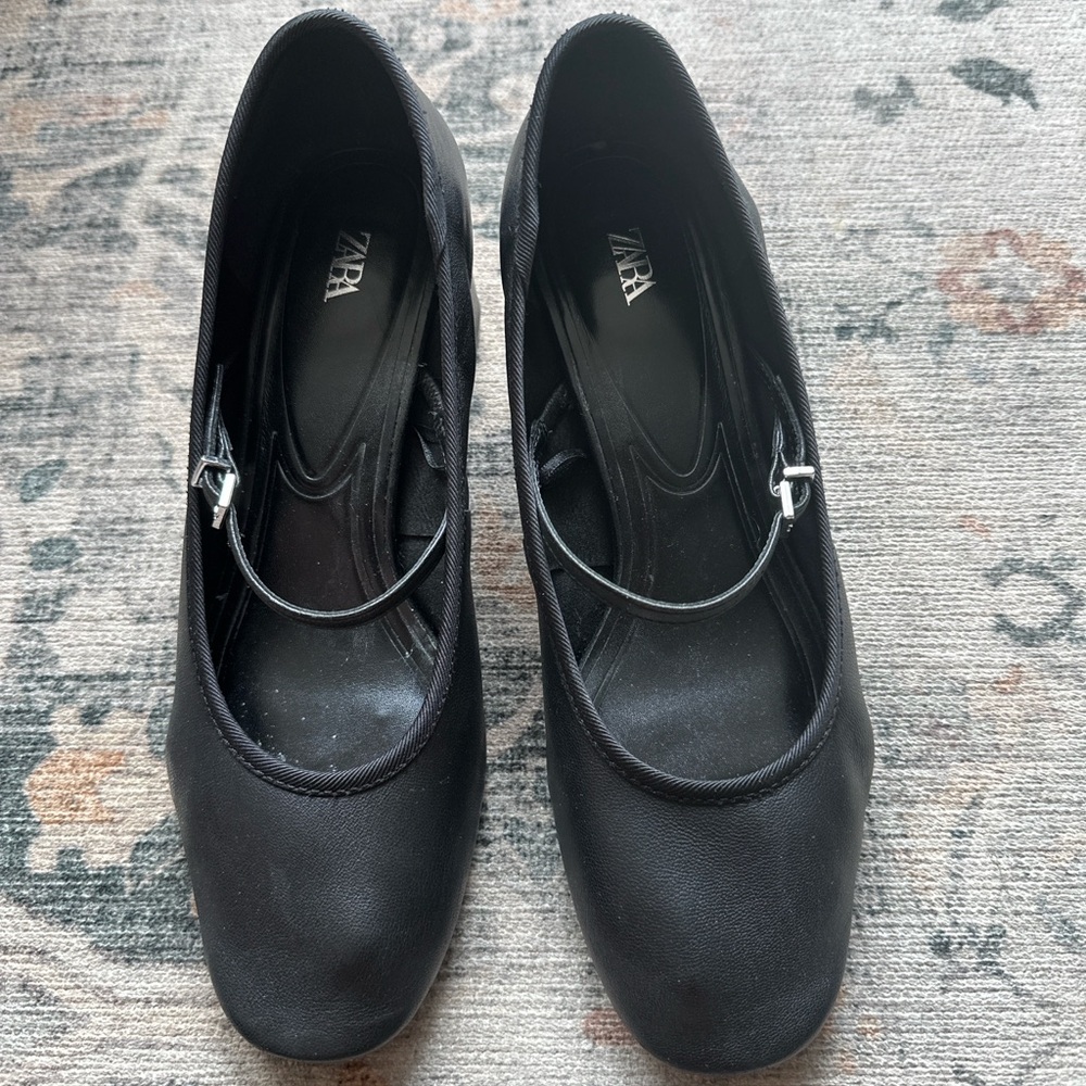 Zara Black Flats with Classic Round Toe and Strap